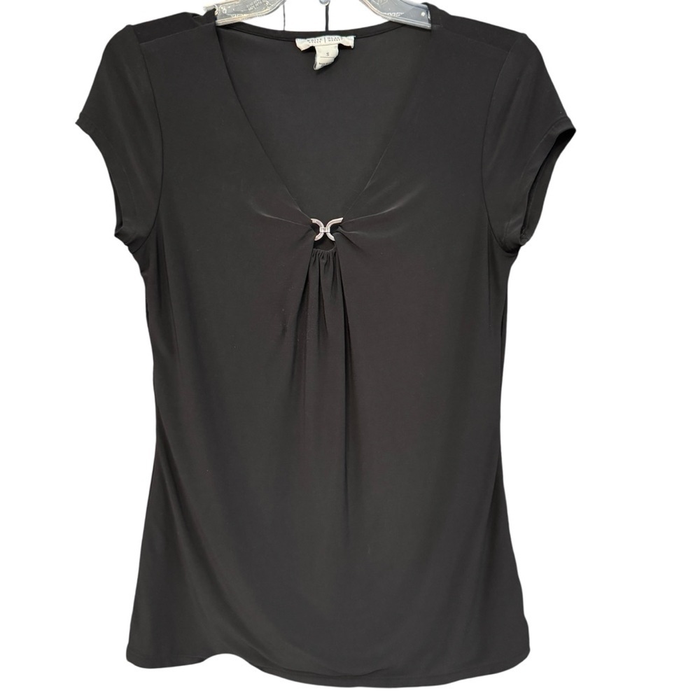 White House Black Market Black Ring Accent V-Neck Cap Sleeve Top Small